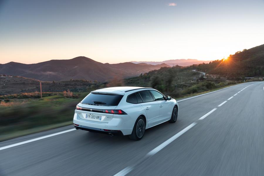  Peugeot 508 SW GT HYBRID 2019 года  (WW) (фото 24 из 40)